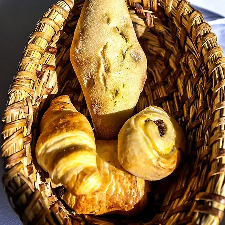 Logis Restaurant La Croix Verte 2*