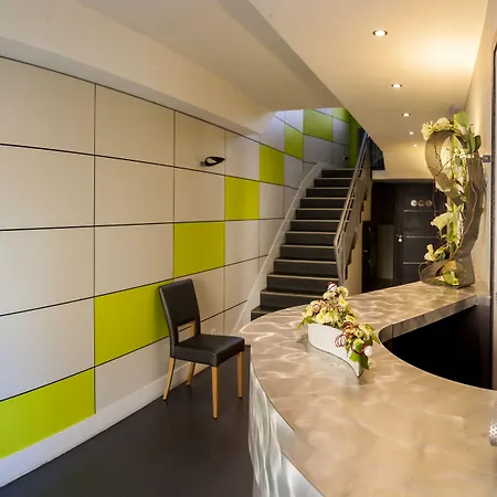 酒店 Logis Restaurant La Croix Verte 2*