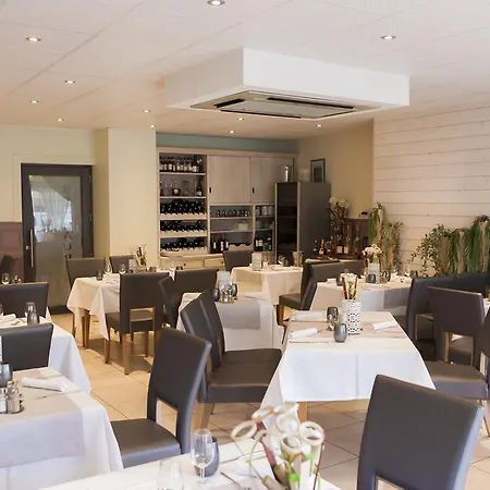 ホテル Logis Restaurant La Croix Verte 2*