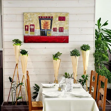 Logis Restaurant La Croix Verte 2*