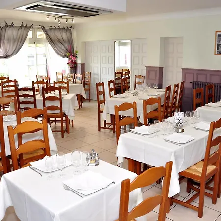 Logis Restaurant La Croix Verte Hotel 2*