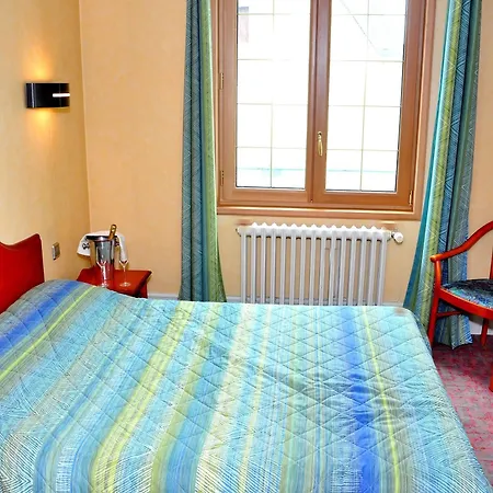 Hotel Logis Restaurant La Croix Verte Neau