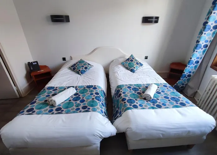 Logis Restaurant La Croix Verte Отель