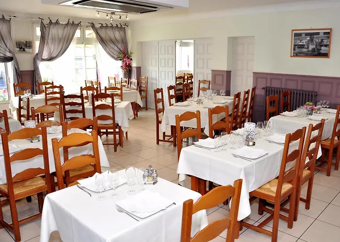 Logis Restaurant La Croix Verte Отель 2*