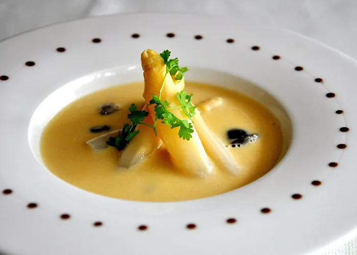 Logis Restaurant La Croix Verte Отель Neau